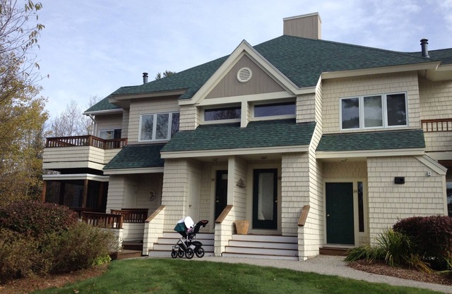 Privately-Situated Forest Knoll Condo Near Town Square, Perfect for Families