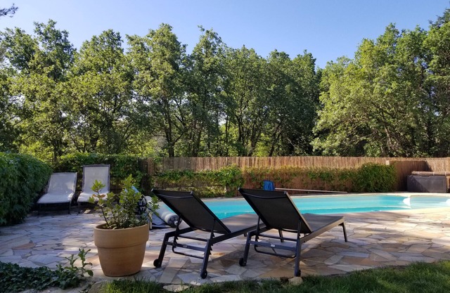 Proche Centre Ville et au Calme, Villa 5 Personnes au Coeur de la Provence