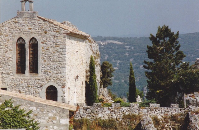PROMO!-10% Old restored chapel from the 12th century overlooking the Ardèche.