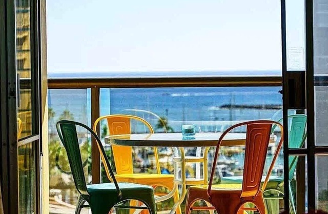 PROMO 40% MONTHLY DISCOUNT!nWAIKIKI OCEAN/HARBOR VIEW 2BDRM 1 BTH FULL KITCHEN