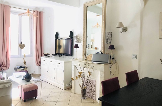 Promo:Charming apartment, old St-Tropez, near church, la Ponche, 2 beds
