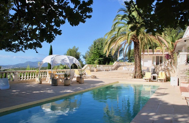 Propriété Exceptionnelle Côte D'azur - vue mer Panoramique - Piscine - Tennis
