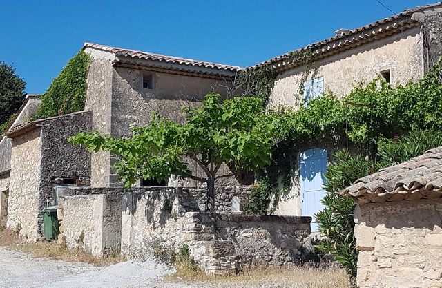 Provencal farmhouse, for families up to 13p.
