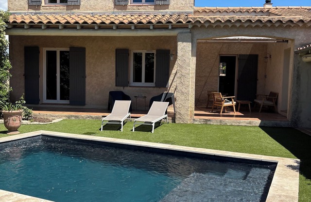 PROVENCAL HOUSE SWIMMING POOL LUBERON