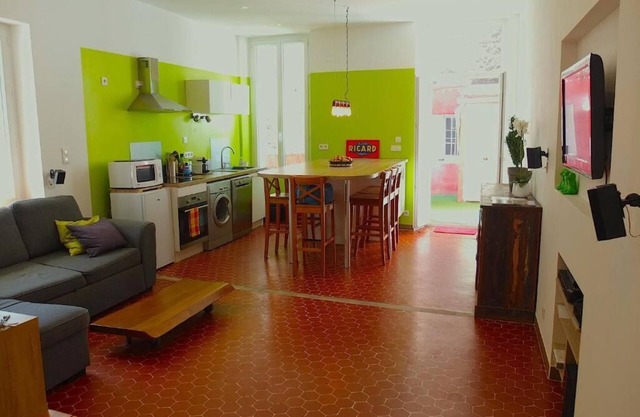 Provencal loft with terrace in the heart of the village