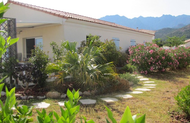 PROVENCAL STYLE HOUSE WITH SEA VIEW