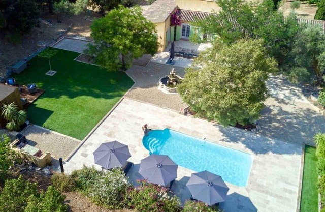 Provencal villa completely restored + swimming pool