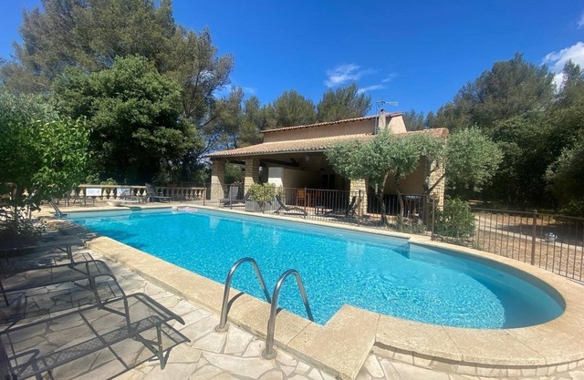 PROVENCE RENTAL 5 PERS SWIMMING POOL TENNIS PÉTANQUE - Le Domaine d'Alèzen