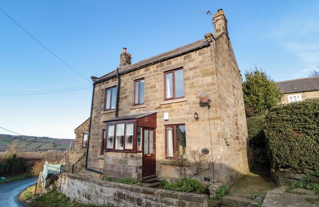 PROVIDENCE COTTAGE, pet friendly, with open fire in Sleights