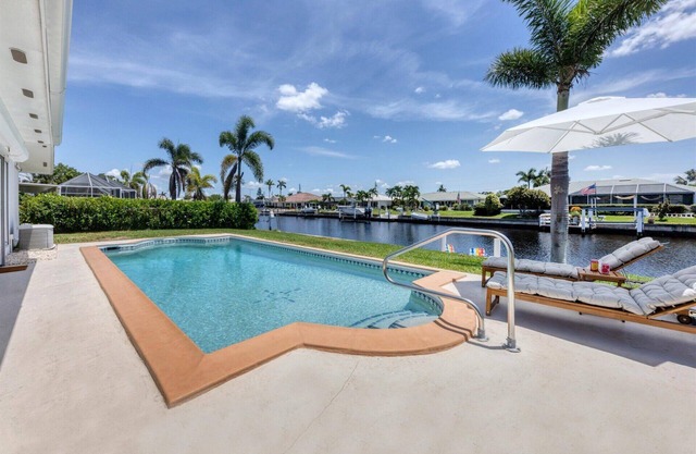 Punta Gorda Isles 2-Bedroom Private Pool Home on Canal with Dock