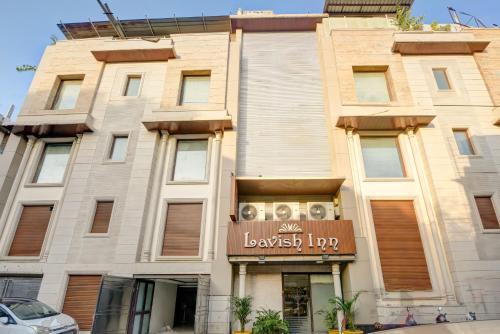 Qotel Signature Lavish Rajouri Garden New Delhi