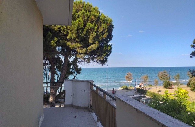 Quadruple room 5 minutes from the sea