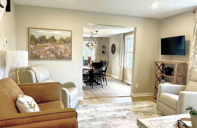 *Quaint 3BD Home 2 King Beds 3TVs Free Wifi*