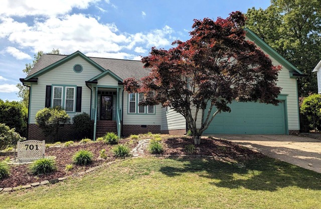 Quaint, Clean, Mobility-Friendly Comfortable Home close to Raleigh