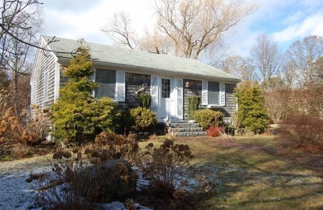 Quaint Cottage 4/10 Mile to Skaket Beach (1912)