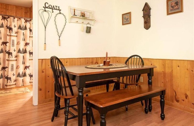 Quaint cottage in the Smoky Mountain area convenient to all the attractions