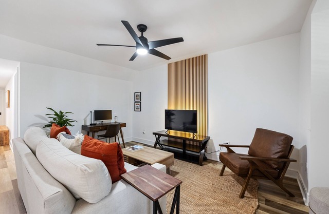 Quaint & cozy living minutes from downtown Raleigh