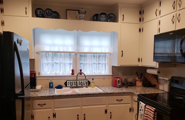 Quaint Little Mountain Cottage