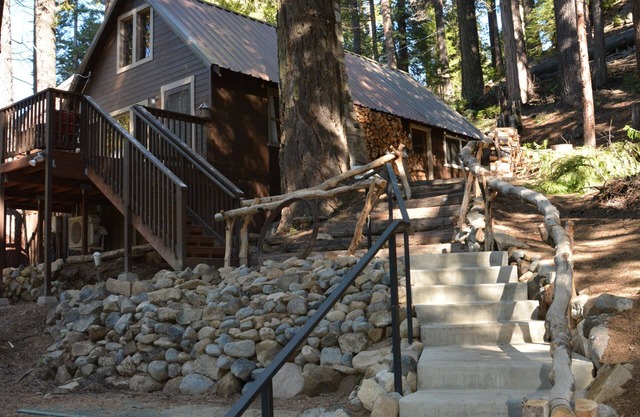 Quaint Mountain Cabin at the entrance to Yosemite National Park