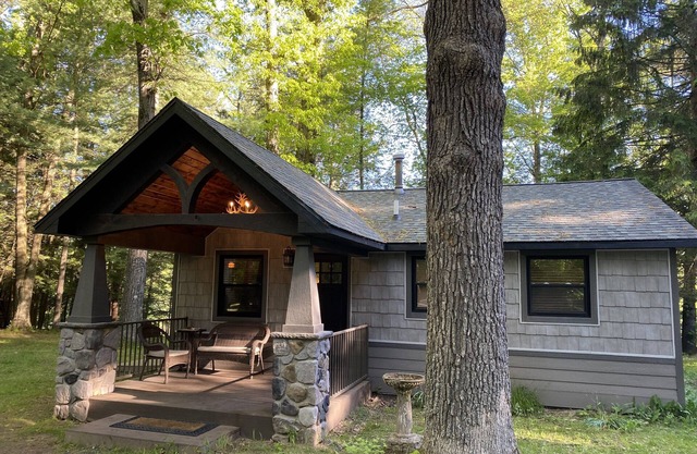 Quaint quiet cottage on the Muskegon River, Newaygo!