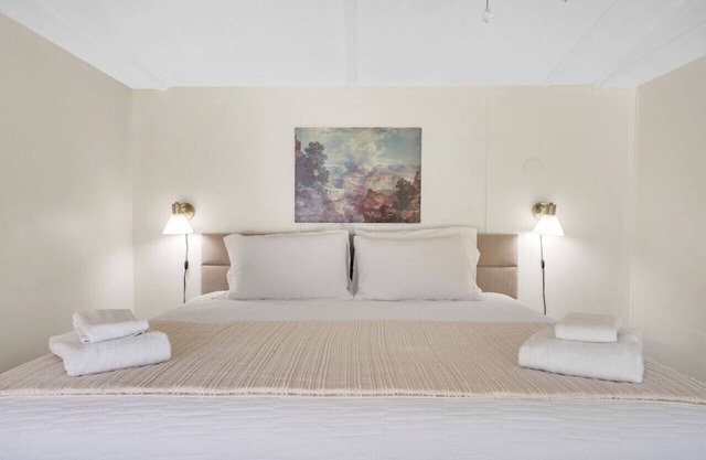Quaint & Quiet w/King Bed