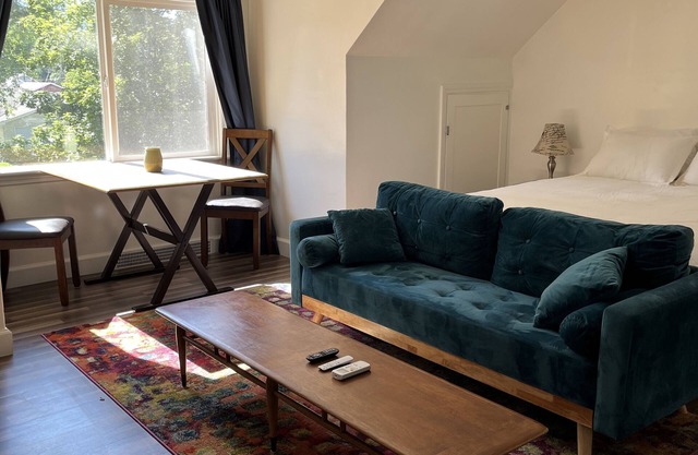 Quaint Studio in the Heart of Hamilton