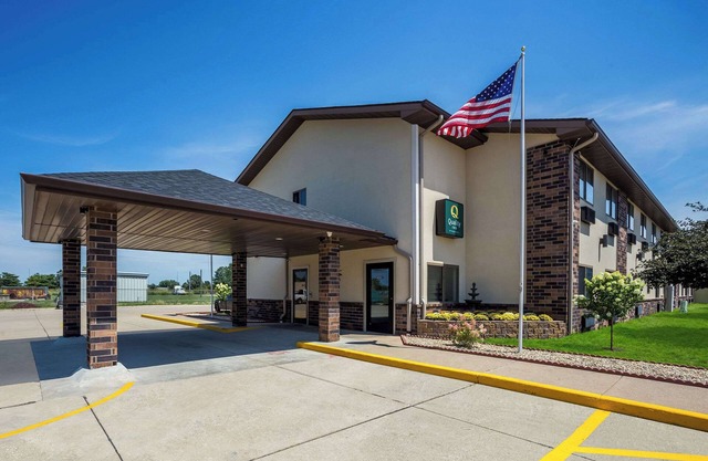 Quality Inn Galesburg near US Highway 34 and I-74