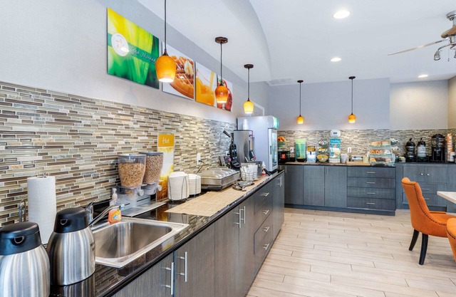 Quality Inn & Suites Lexington