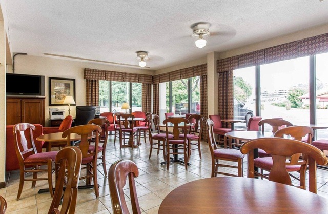 Quality Inn University