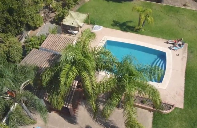 QUALITY VILLA, 7-8 people, gardens and big private Swimming Pool, WIFI, Tv Sat, Air conditioning,South of SPAIN, BBQHouse with character