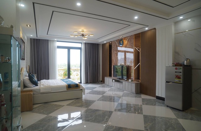 Queen Luxury Hotel