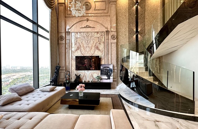 Queen Penhouse Duplex HaNoi