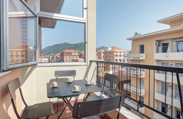 Queta - Modern Flat | Comfort, sea and downtown walking distance