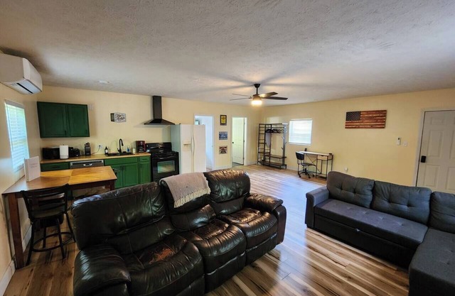 Quiet Apartment close to Town Center