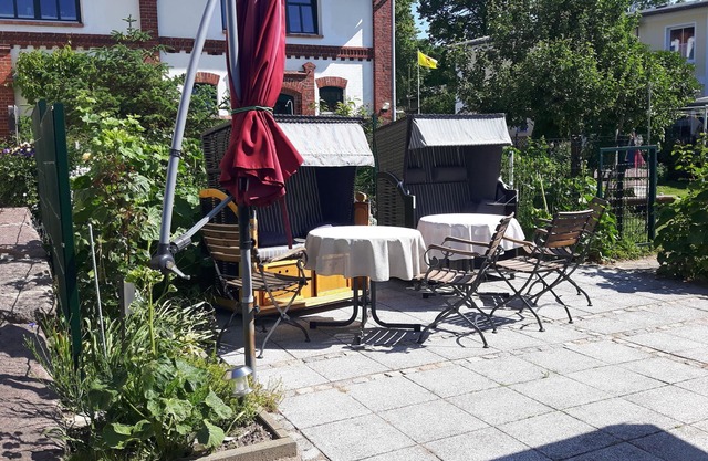 quiet apartment near the beach in the center