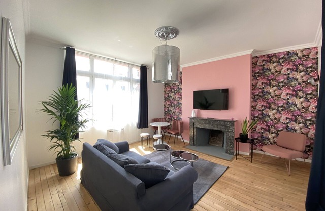 Quiet apartment near train station