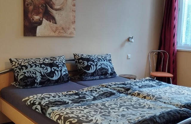 Quiet apartment with terrace and parking space - for fitters, couples & families
