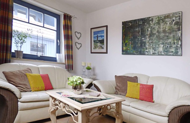 quiet, bright apartment in 1. Floor with west-facing balcony, WiFi, 4 pers.
