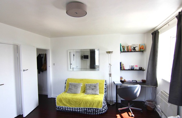 Quiet & Bright Studio In The Heart of Famous Camden Town