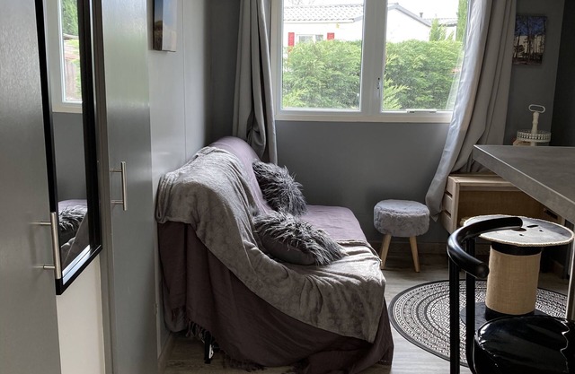 Quiet, comfortable mobile home near the ocean