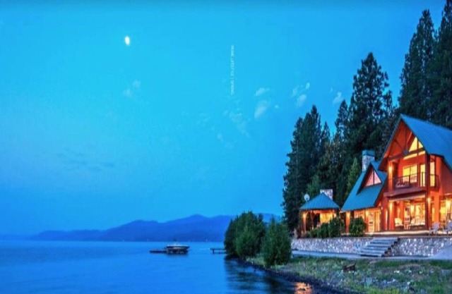 Quiet family-friendly house on lake CDA.
