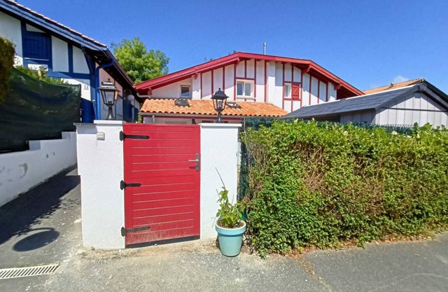 Quiet family home close to the beach