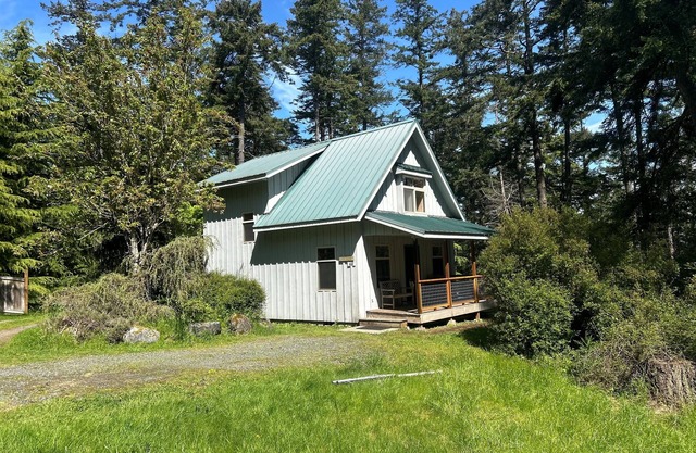 Quiet Family-Oriented House at Laughing Moon Farm