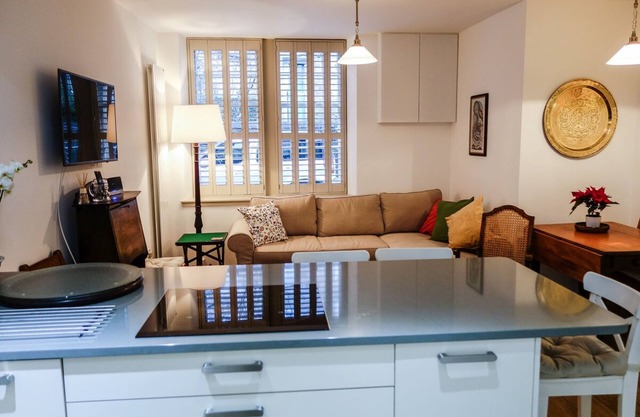Quiet Ground Floor Mews Flat and Parking