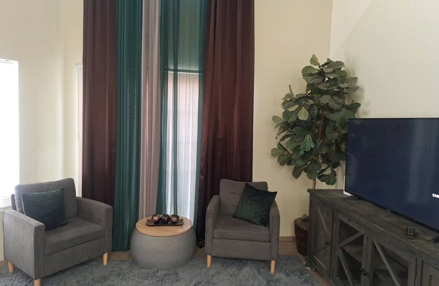 Quiet Home w/Easy Access to Fabulous Las Vegas