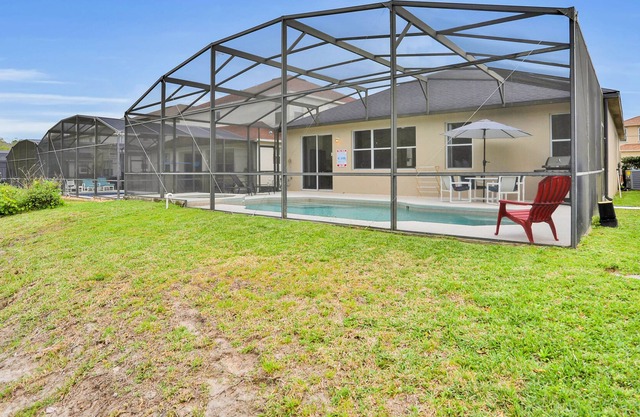 Quiet home with pool & 13 miles to Disney - snowbirds welcome