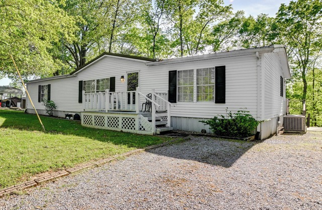 Quiet 'Horseshoe Hill House' By Lake Barkley!