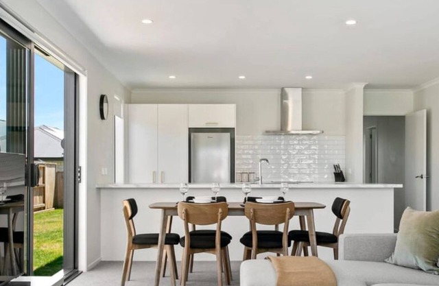 Quiet Modern Haven *No Service Fee*