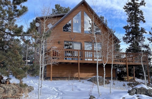 Quiet Mountain Cabin with VIEWS VIEWS VIEWS