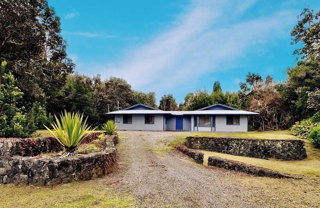 Quiet neighborhood Across from Hawaii Volcanoes National Park